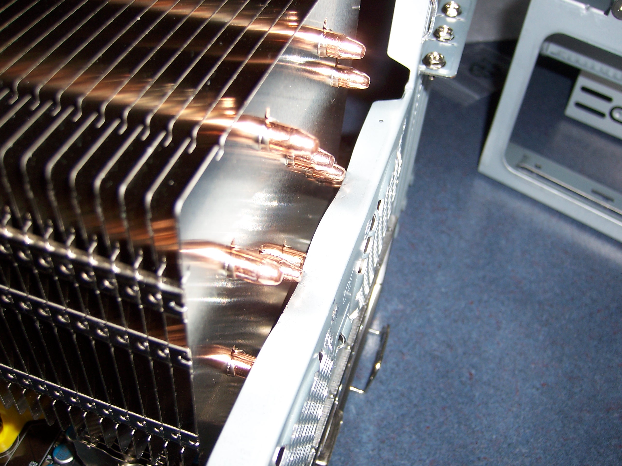 Chipset heatsinks