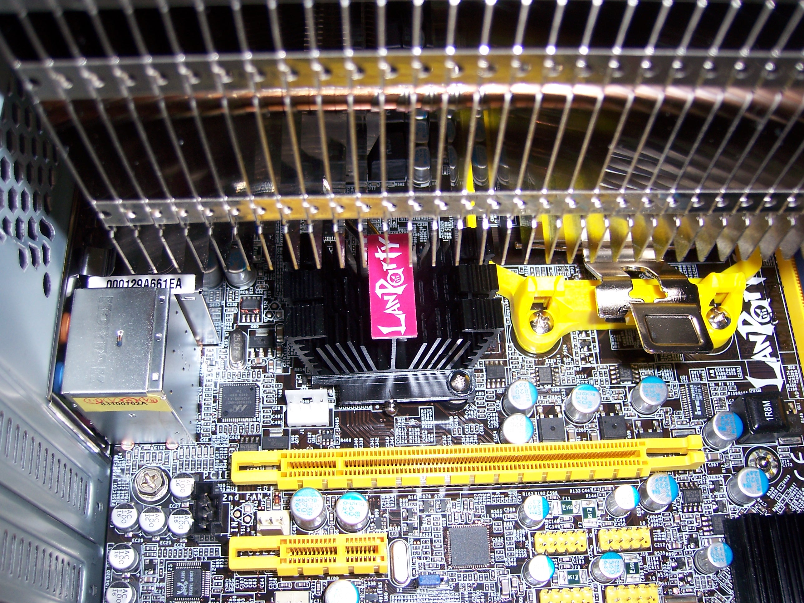 Chipset heatsinks