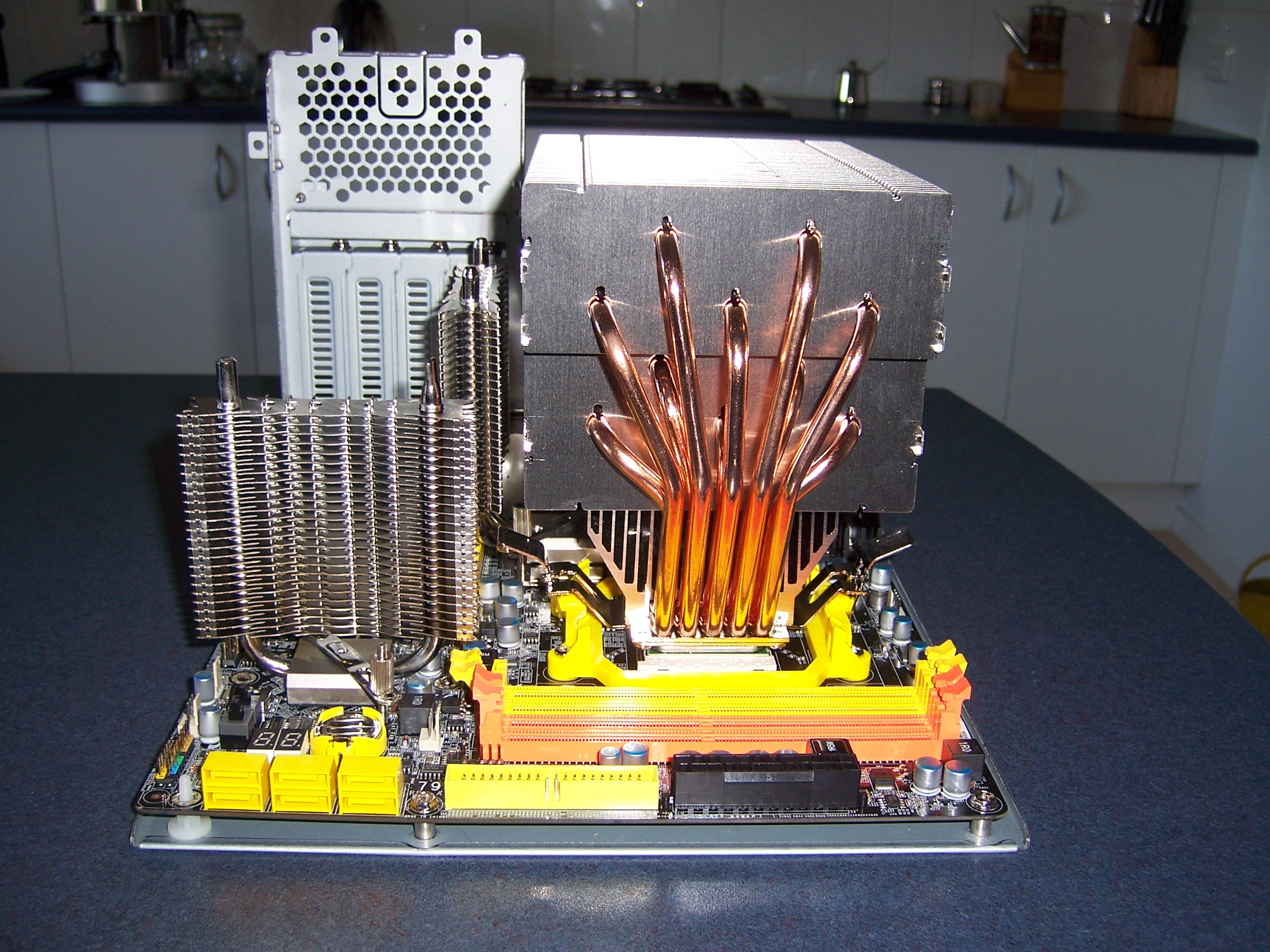 Chipset heatsinks