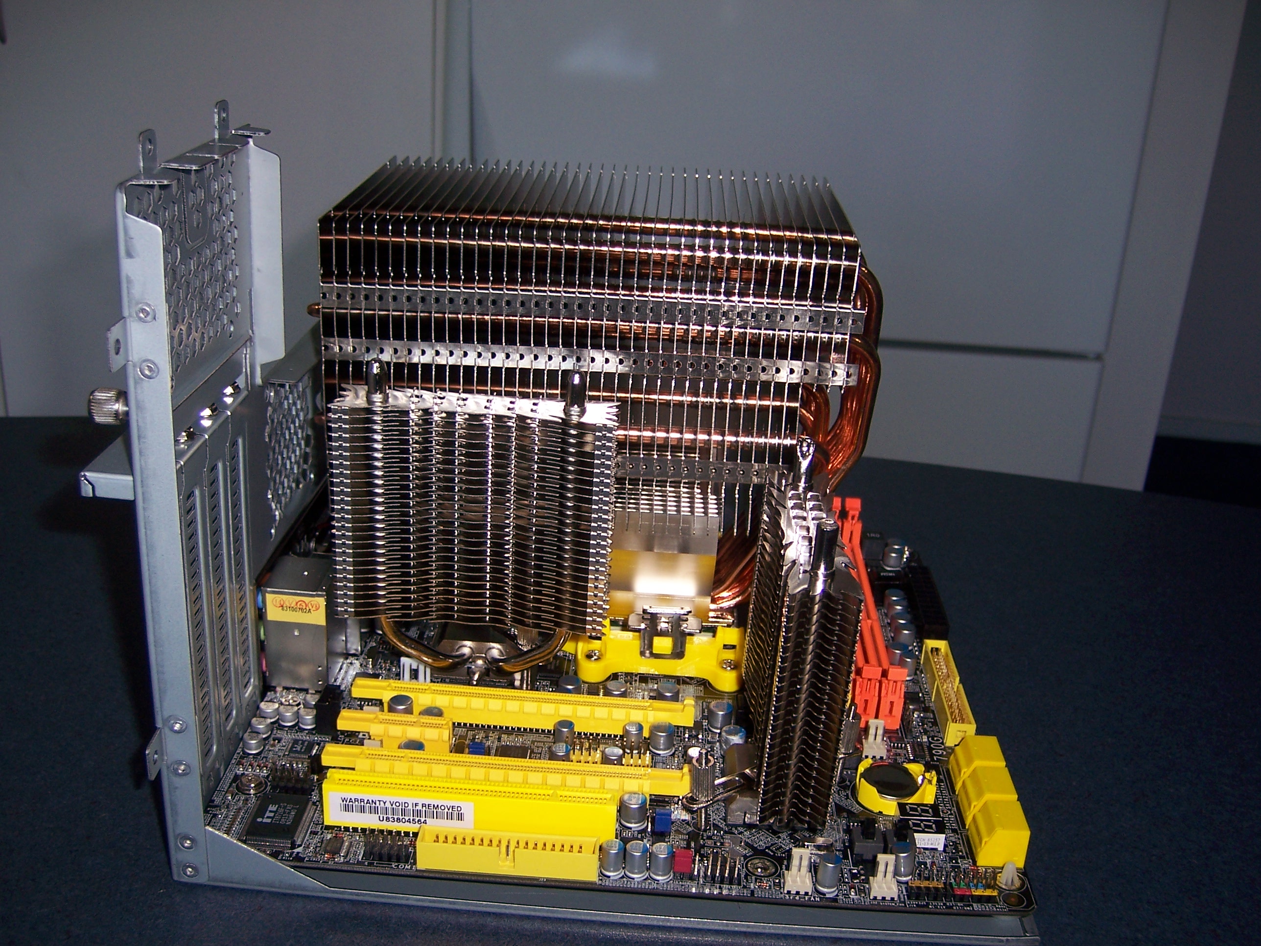 Chipset heatsinks