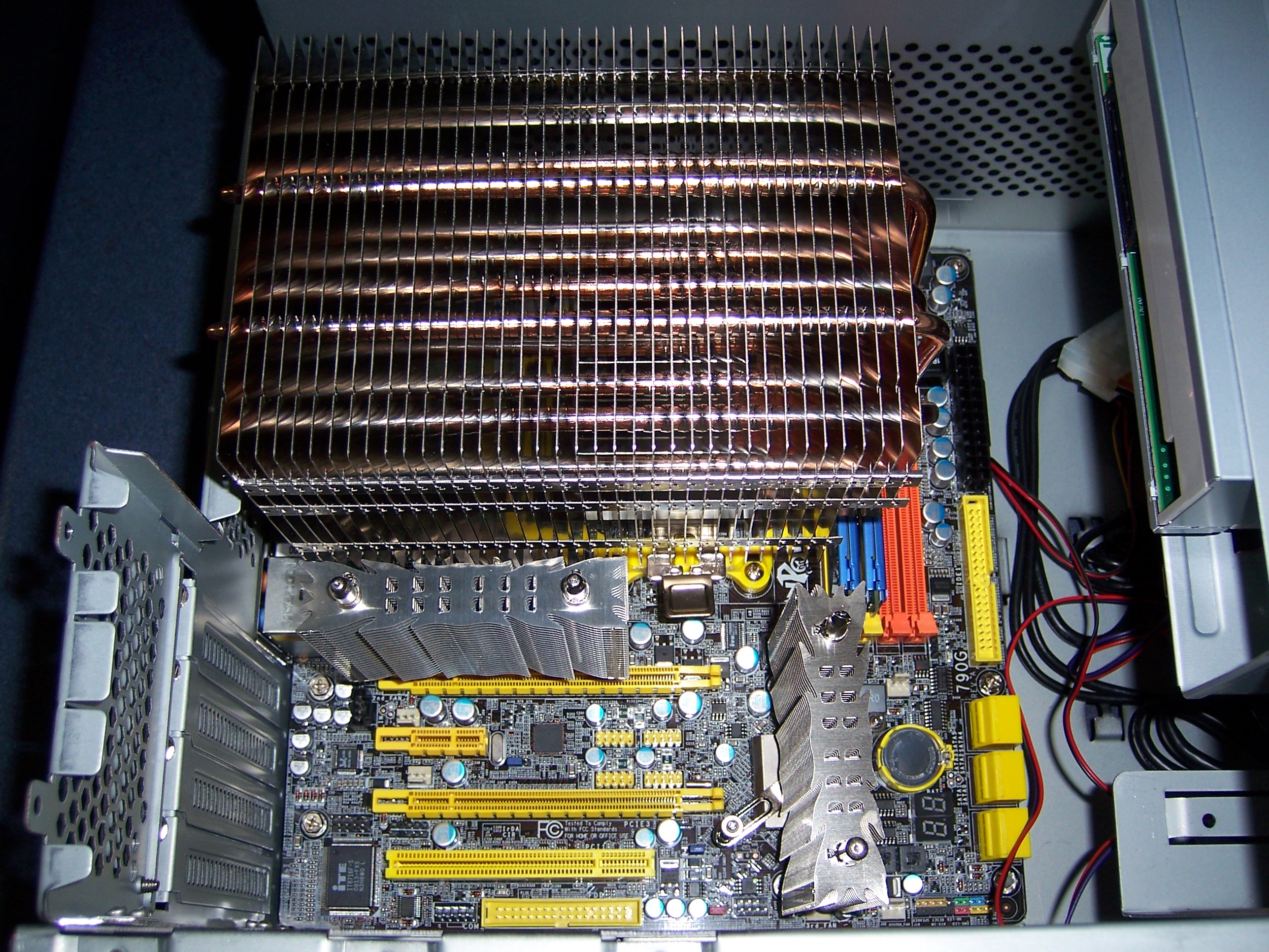 Chipset heatsinks